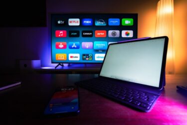 Dispositivos streaming Fire TV Stick y Chromecast