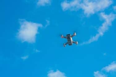 Drones DJI Mini 2 SE y Holy Stone HS720E